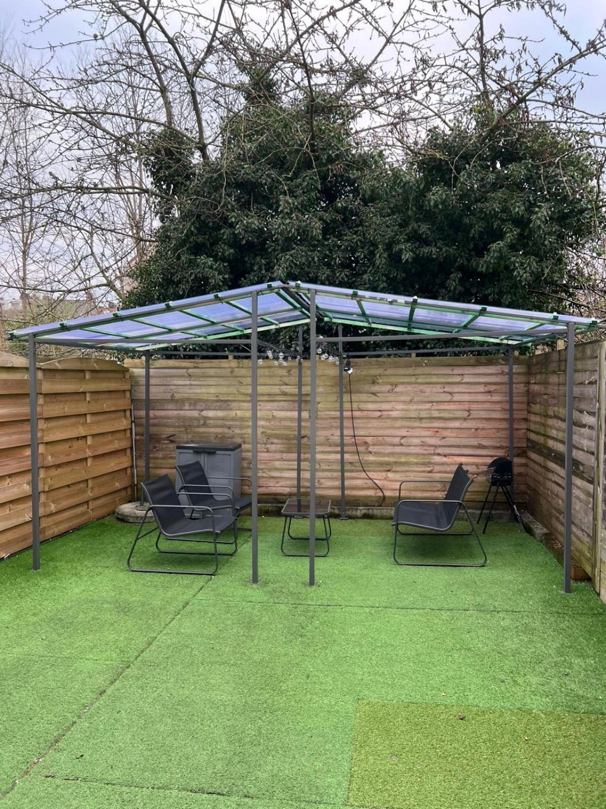 Appartement Spacieux Avec Terrasse Et Garage Prive Brusel Exteriér fotografie